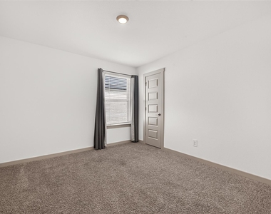 28926 Yachting Point Lane - Photo Thumbnail 27
