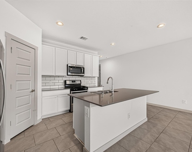 28926 Yachting Point Lane - Photo Thumbnail 16