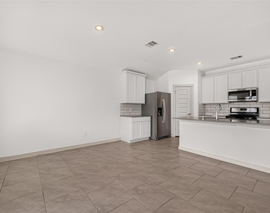 28926 Yachting Point Lane - Photo Thumbnail 4