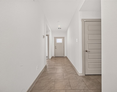 28926 Yachting Point Lane - Photo Thumbnail 2