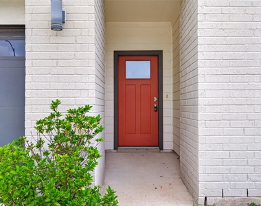 28926 Yachting Point Lane - Photo Thumbnail 1