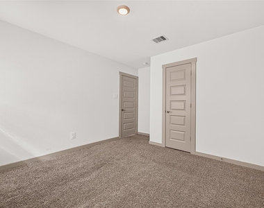 28926 Yachting Point Lane - Photo Thumbnail 26