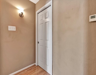 1601 S Shepherd Drive - Photo Thumbnail 18