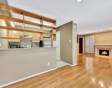 1601 S Shepherd Drive - Photo Thumbnail 6