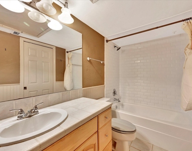 1601 S Shepherd Drive - Photo Thumbnail 24