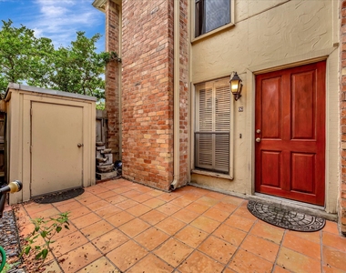 1601 S Shepherd Drive - Photo Thumbnail 31