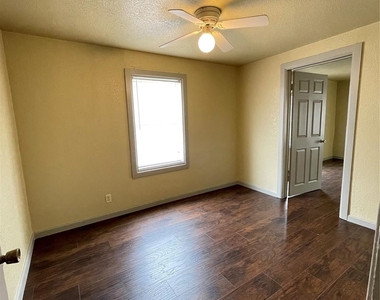 609 N Avenue D - Photo Thumbnail 7