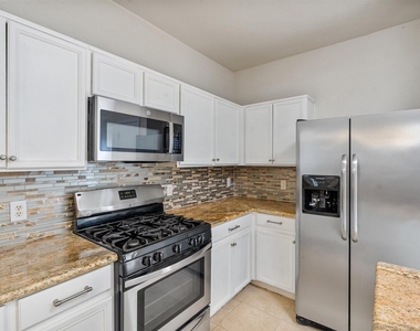 8011 Fisher Glen Lane - Photo Thumbnail 8