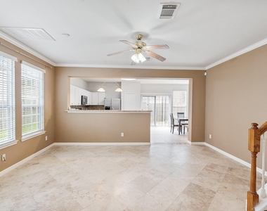 8011 Fisher Glen Lane - Photo Thumbnail 4