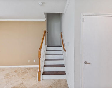 8011 Fisher Glen Lane - Photo Thumbnail 13
