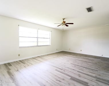 280 Hickory Avenue - Photo Thumbnail 2