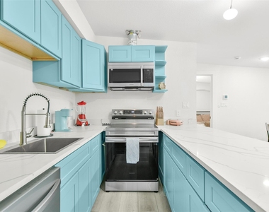 7103 Long Point Road - Photo Thumbnail 3