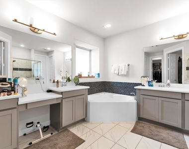 13330 Arbor Villa Lane - Photo Thumbnail 25
