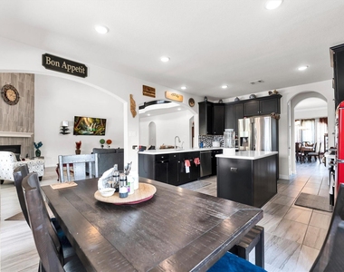13330 Arbor Villa Lane - Photo Thumbnail 10