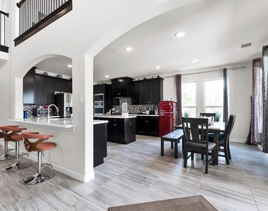 13330 Arbor Villa Lane - Photo Thumbnail 17