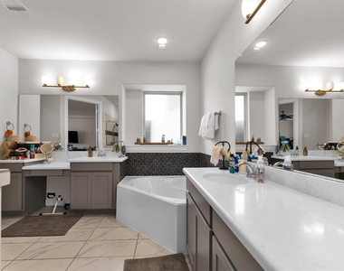 13330 Arbor Villa Lane - Photo Thumbnail 27