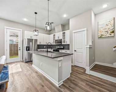 6713 Parker Grove Lane - Photo Thumbnail 12
