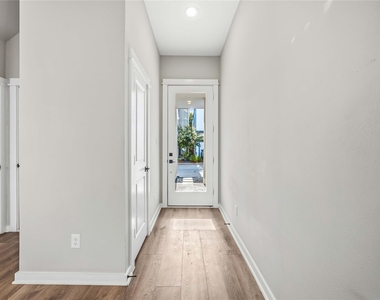 6713 Parker Grove Lane - Photo Thumbnail 6