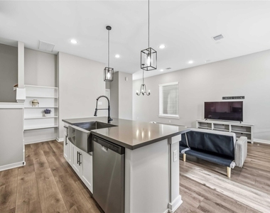 6713 Parker Grove Lane - Photo Thumbnail 15