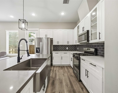 6713 Parker Grove Lane - Photo Thumbnail 13