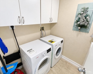 190 Pinellas Lane - Photo Thumbnail 20