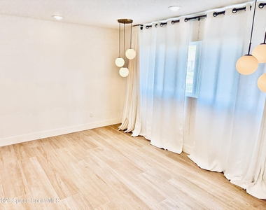 279 Marion Street - Photo Thumbnail 13