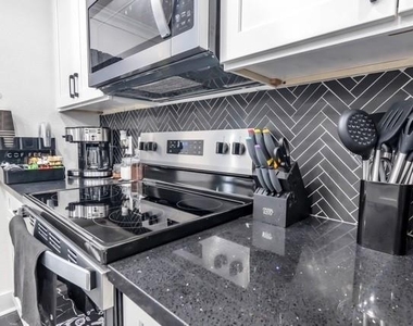4013 Falls Street - Photo Thumbnail 4