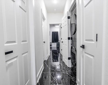 4013 Falls Street - Photo Thumbnail 7