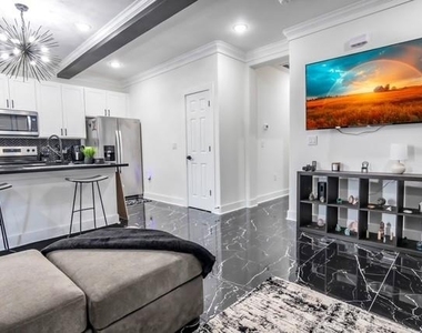 4013 Falls Street - Photo Thumbnail 5