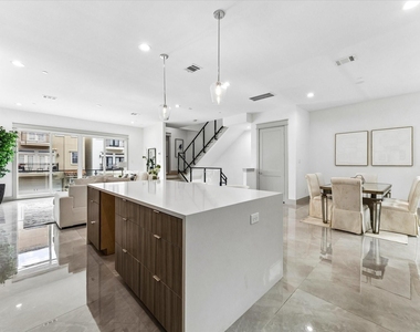 1603 Utah Street - Photo Thumbnail 5