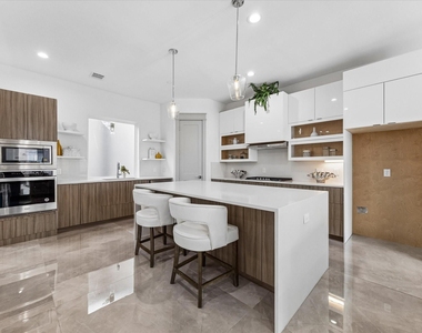 1603 Utah Street - Photo Thumbnail 2