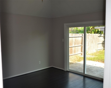 19354 Caledonia Drive - Photo Thumbnail 6
