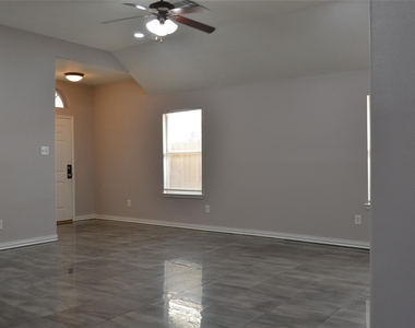 19354 Caledonia Drive - Photo Thumbnail 14