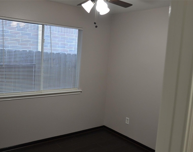 19354 Caledonia Drive - Photo Thumbnail 3