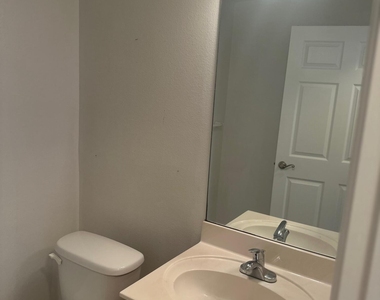180 Portside Avenue - Photo Thumbnail 12