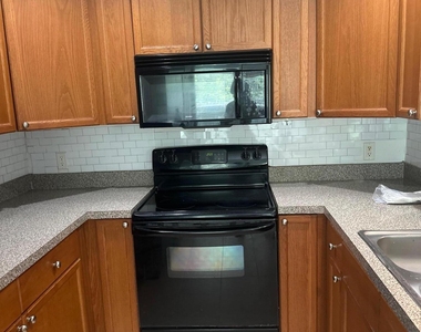 180 Portside Avenue - Photo Thumbnail 5