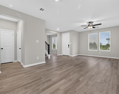 6427 Prospect Oaks Parkway - Photo Thumbnail 8