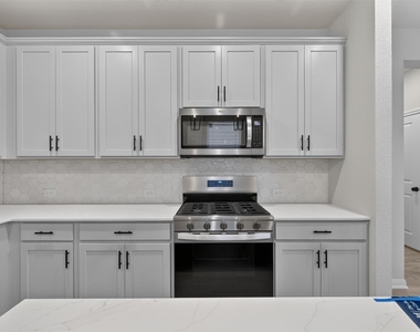 6427 Prospect Oaks Parkway - Photo Thumbnail 17
