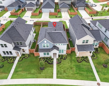 6427 Prospect Oaks Parkway - Photo Thumbnail 4