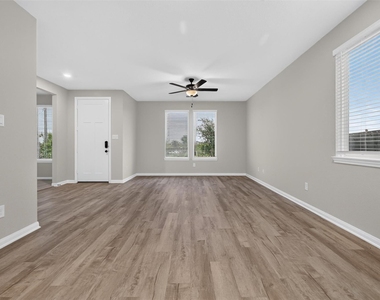 6427 Prospect Oaks Parkway - Photo Thumbnail 5