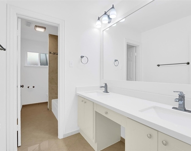 8802 Tanager Street - Photo Thumbnail 17