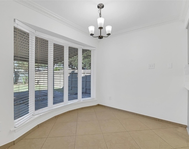 8802 Tanager Street - Photo Thumbnail 12