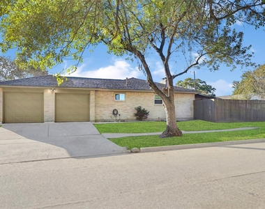 8802 Tanager Street - Photo Thumbnail 3