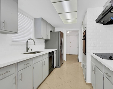 8802 Tanager Street - Photo Thumbnail 14