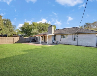 8802 Tanager Street - Photo Thumbnail 27