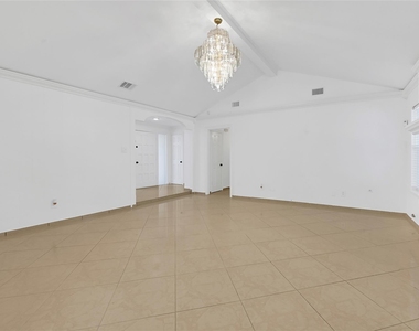 8802 Tanager Street - Photo Thumbnail 10