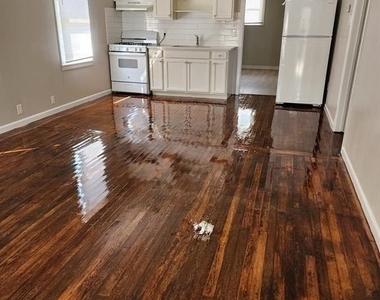 522 Aron Street - Photo Thumbnail 1