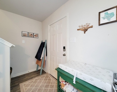 111 Avalon Drive - Photo Thumbnail 14