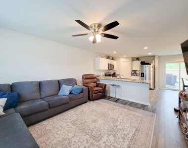 111 Avalon Drive - Photo Thumbnail 3