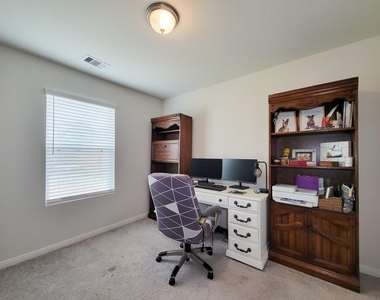 111 Avalon Drive - Photo Thumbnail 23
